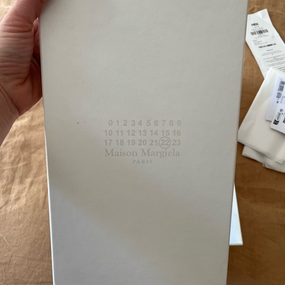 Maison Martin Margiela Women's White Leather Pumps - Picture 2 of 16